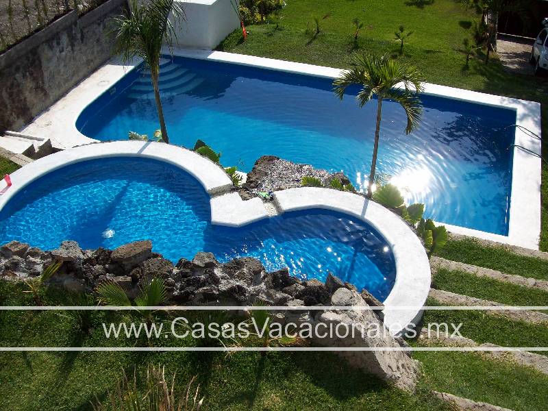 Denise para 24 personas , Fracc. Lomas de Cuernavaca, Cuernavaca, Morelos.  Casas Vacacionales. Renta de Casas por Fin de Semana y Vacaciones